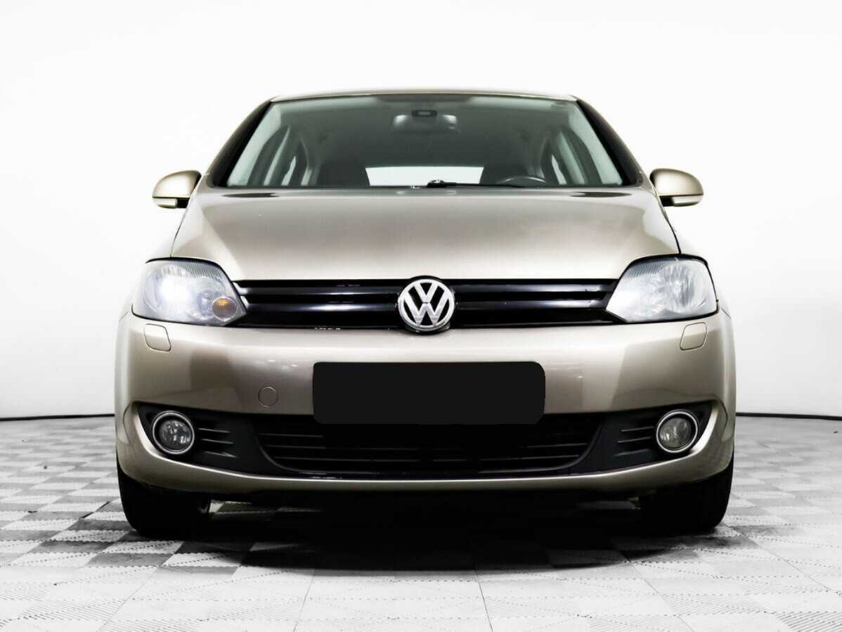 Volkswagen Golf Plus с пробегом — 2010 год. Фото: #1