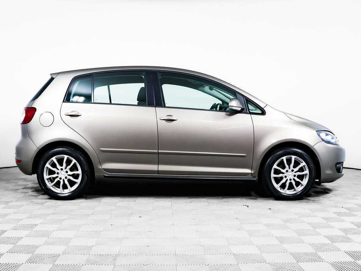Volkswagen Golf Plus с пробегом — 2010 год. Фото: #3
