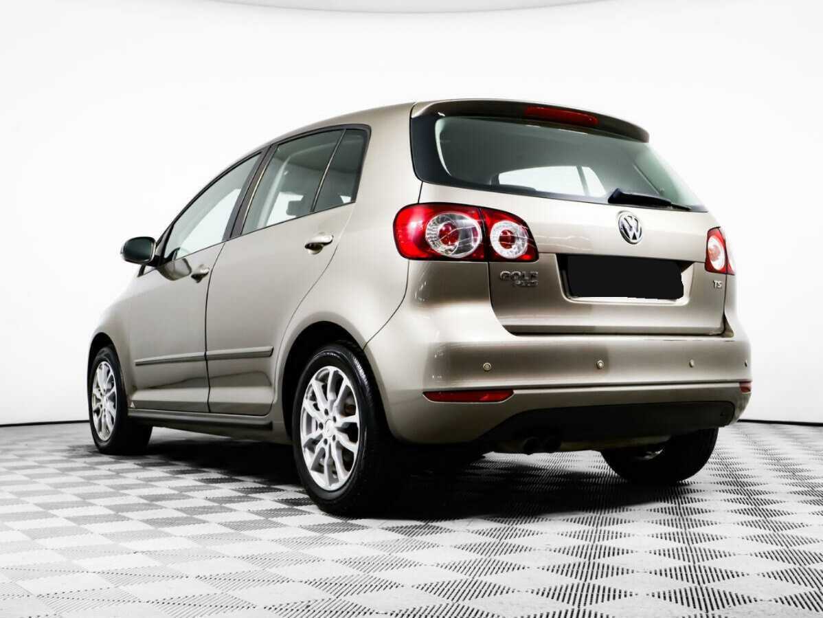 Volkswagen Golf Plus с пробегом — 2010 год. Фото: #6