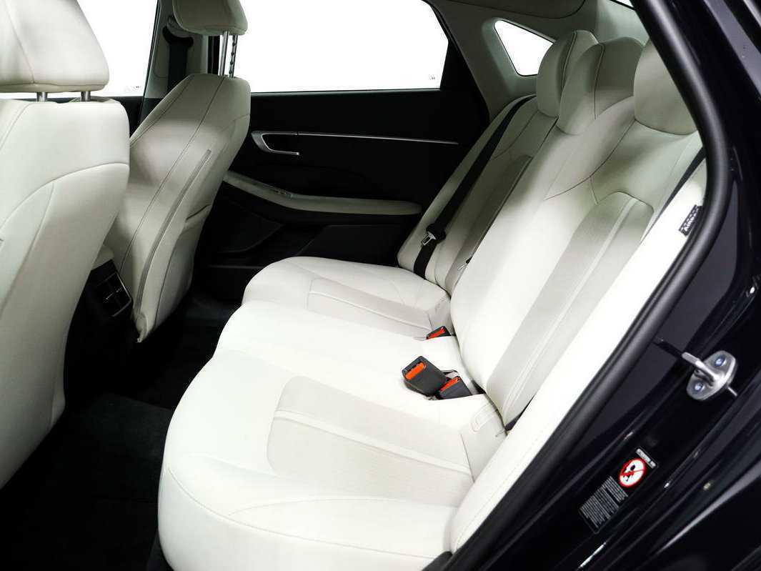 Hyundai Sonata с пробегом — 2022 год. Фото: #11