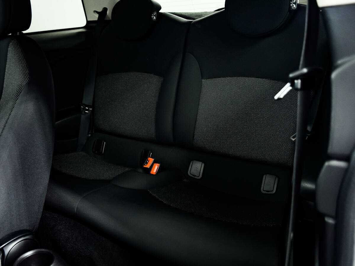 Mini Hatch с пробегом — 2013 год. Фото: #11