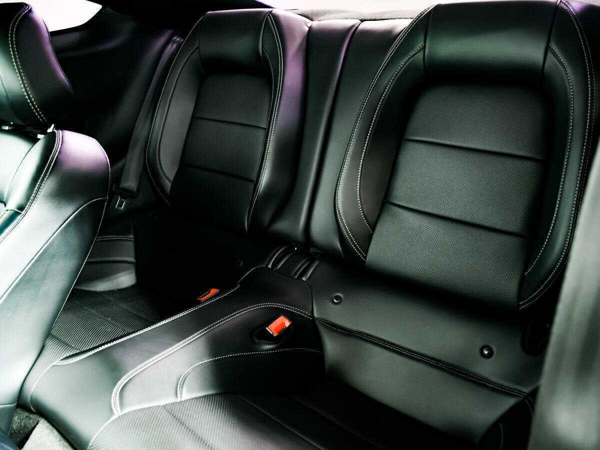 Ford Mustang с пробегом — 2018 год. Фото: #11