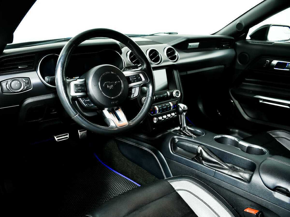 Ford Mustang с пробегом — 2018 год. Фото: #12