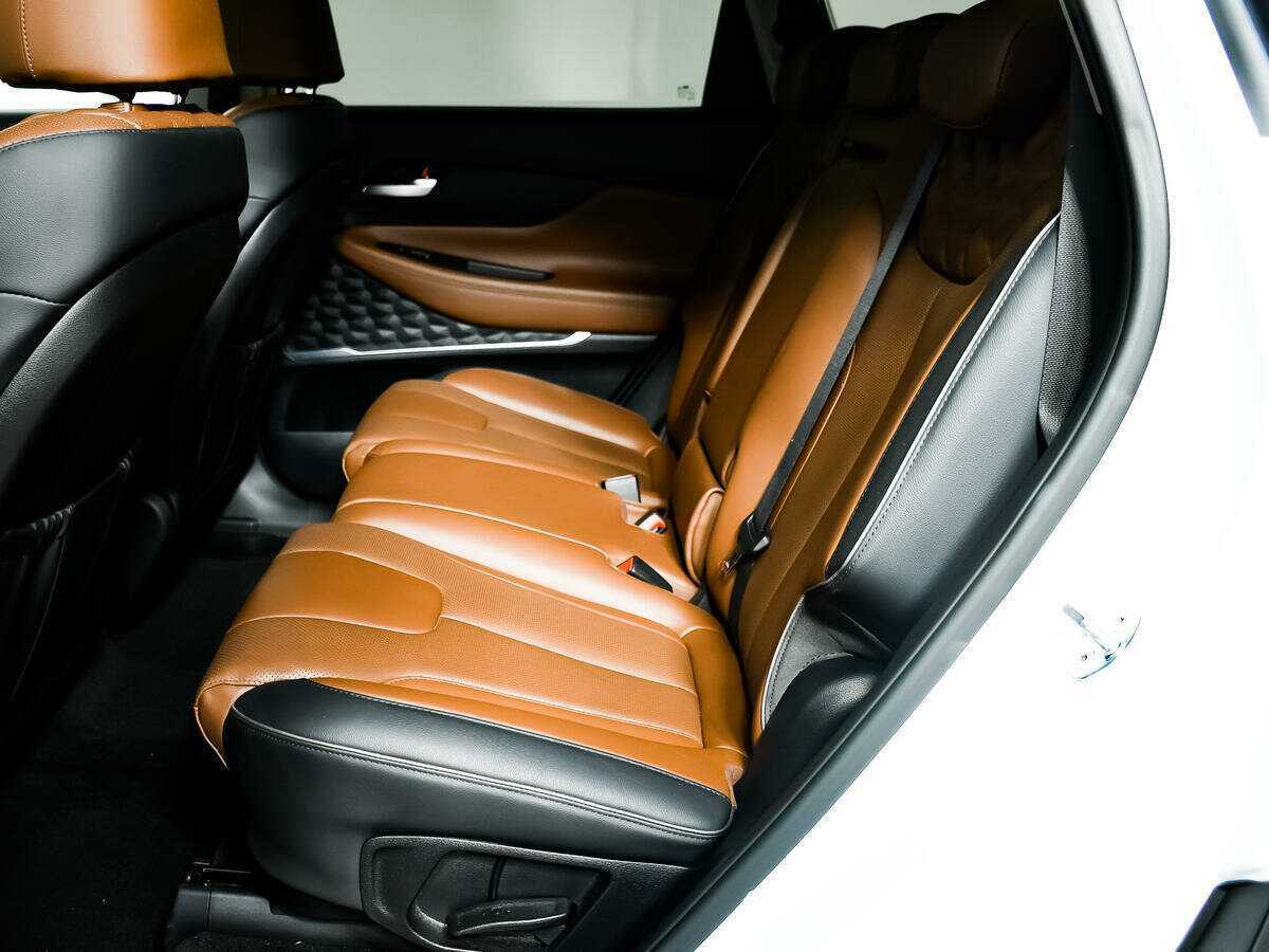 Hyundai Santa Fe с пробегом — 2022 год. Фото: #11