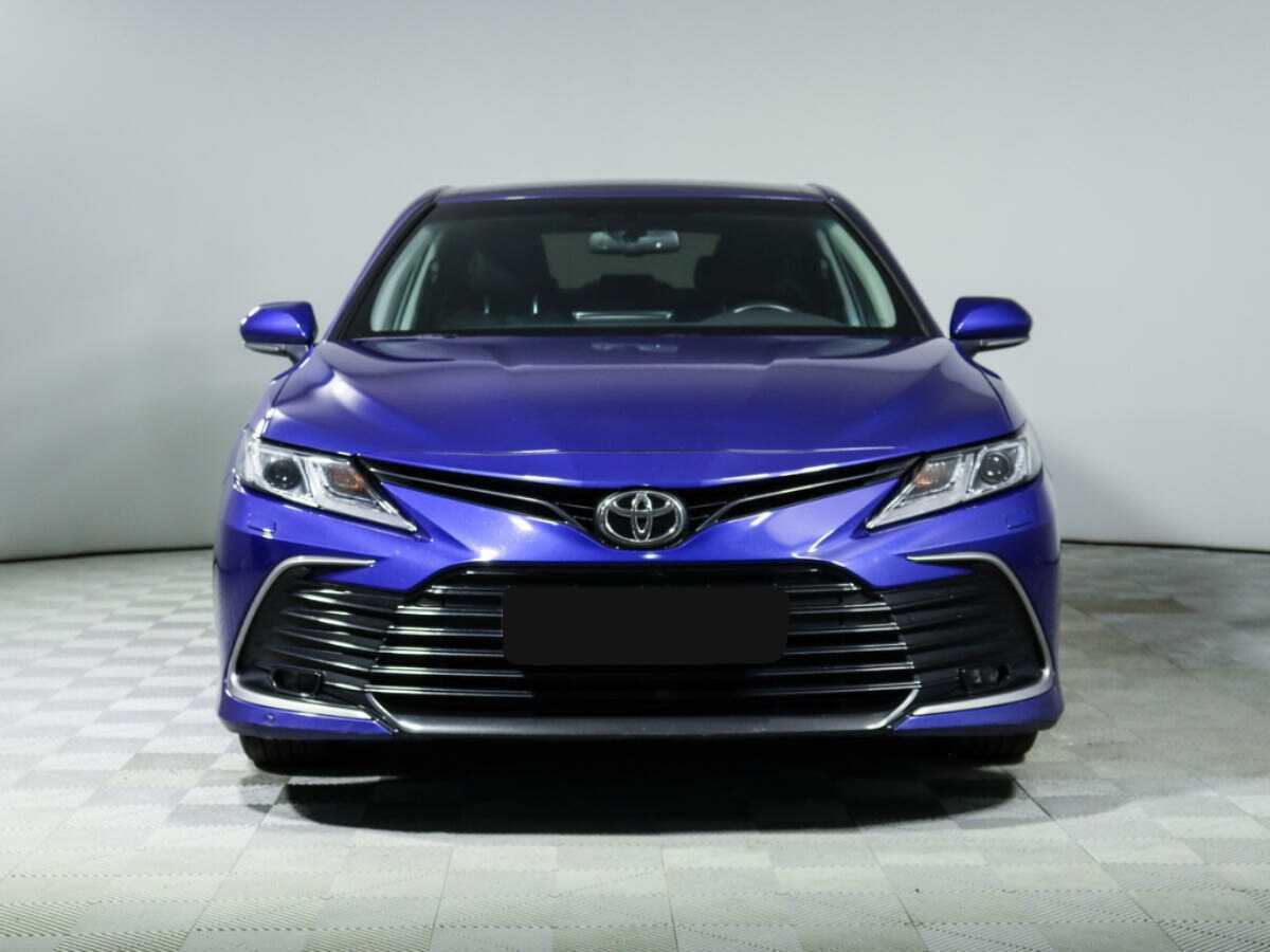 Toyota Camry с пробегом — 2021 год. Фото: #1