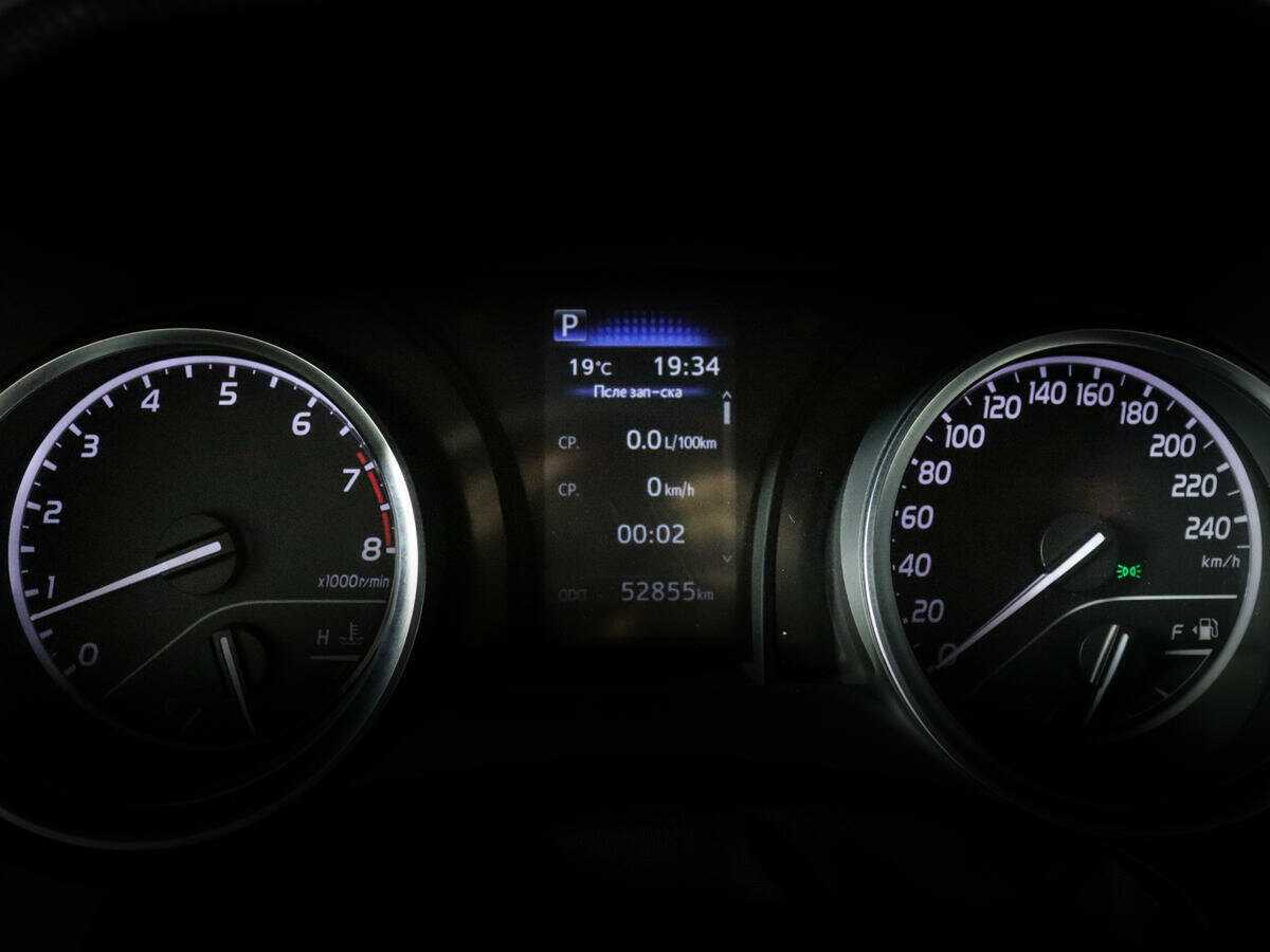 Toyota Camry с пробегом — 2021 год. Фото: #10