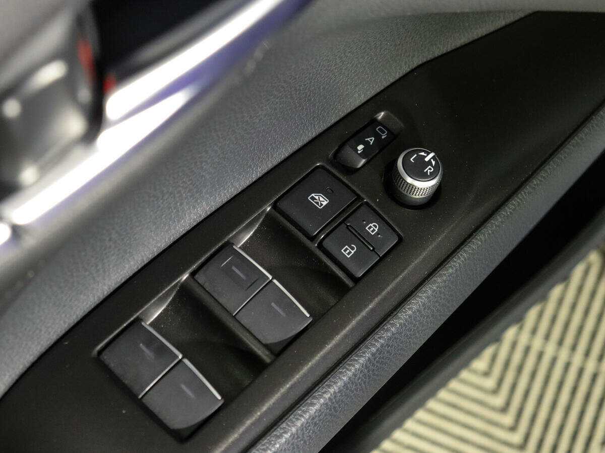 Toyota Camry с пробегом — 2021 год. Фото: #17