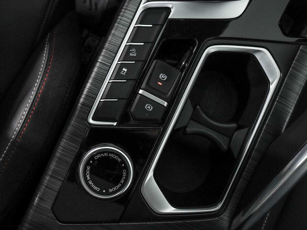 Geely Tugella с пробегом — 2023 год. Фото: #11