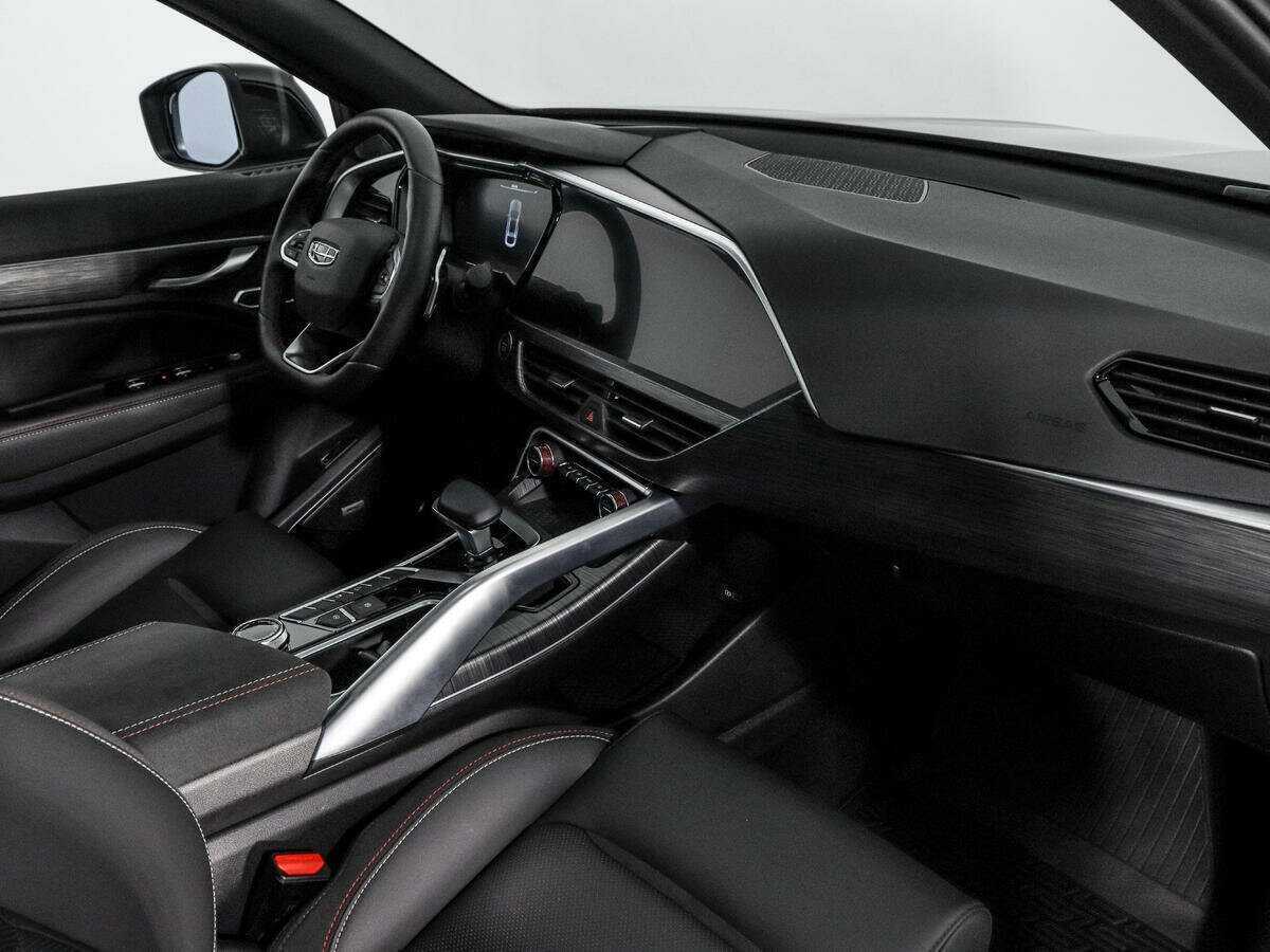 Geely Tugella с пробегом — 2023 год. Фото: #13