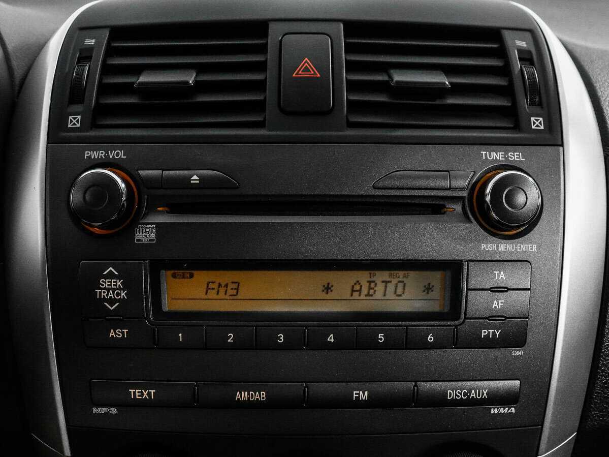 Toyota Corolla с пробегом — 2011 год. Фото: #12