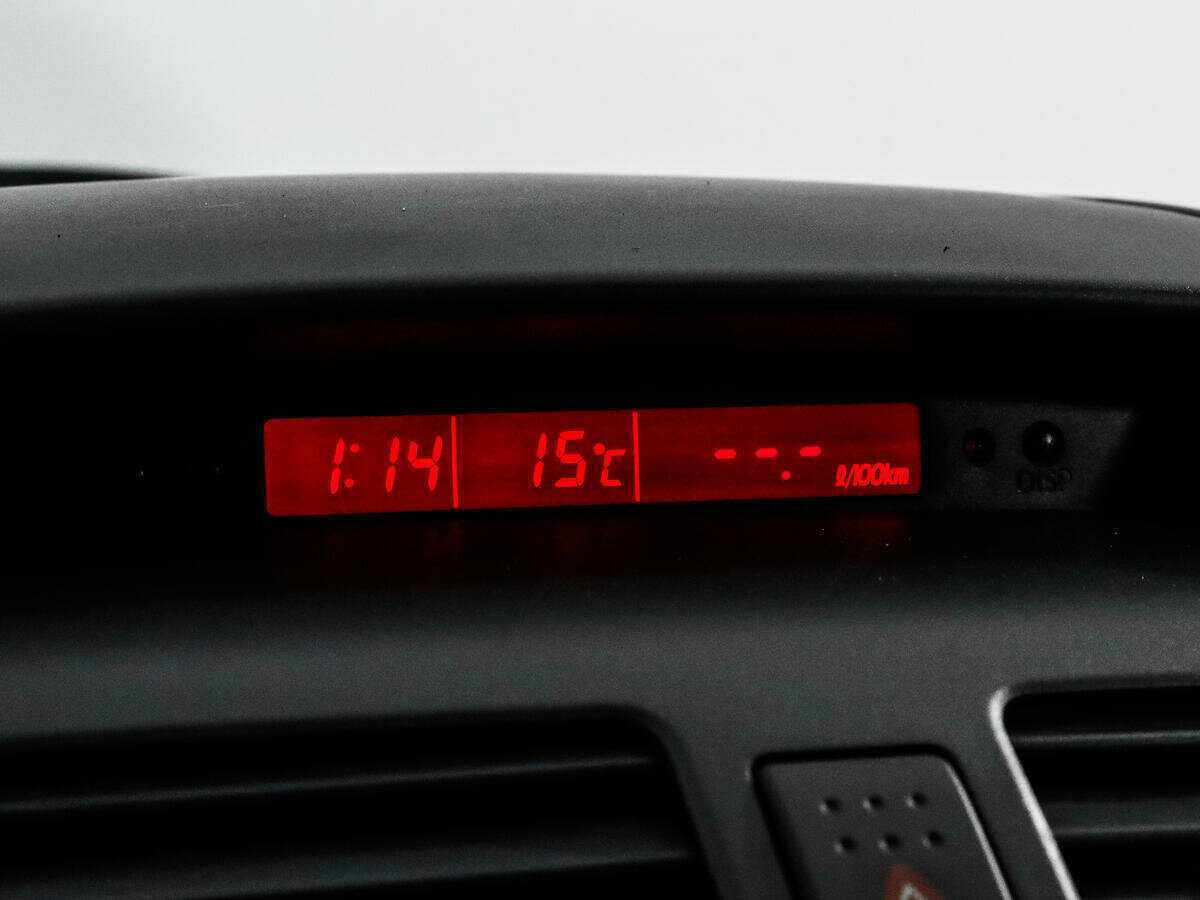 Suzuki SX4 с пробегом — 2008 год. Фото: #13