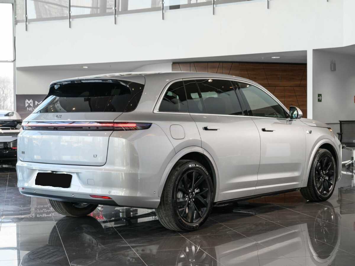 LiXiang L7 с пробегом — 2024 год. Фото: #3