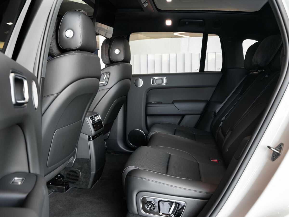 LiXiang L7 с пробегом — 2024 год. Фото: #10