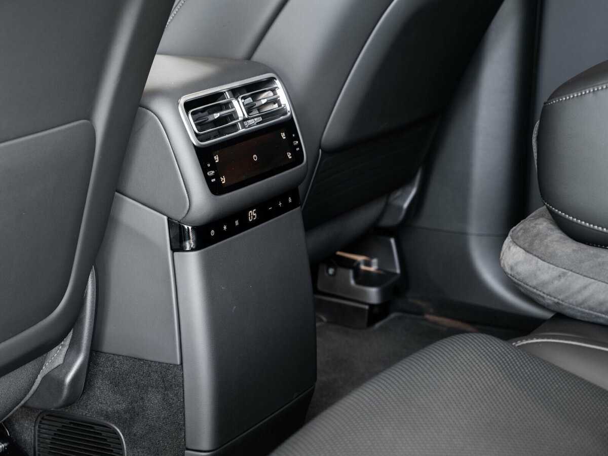 LiXiang L7 с пробегом — 2024 год. Фото: #13