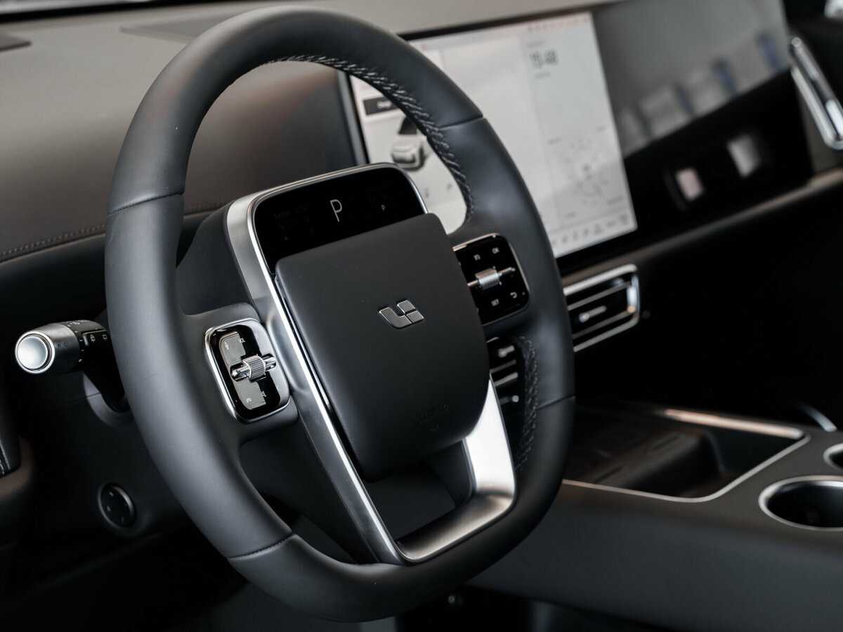 LiXiang L7 с пробегом — 2024 год. Фото: #17