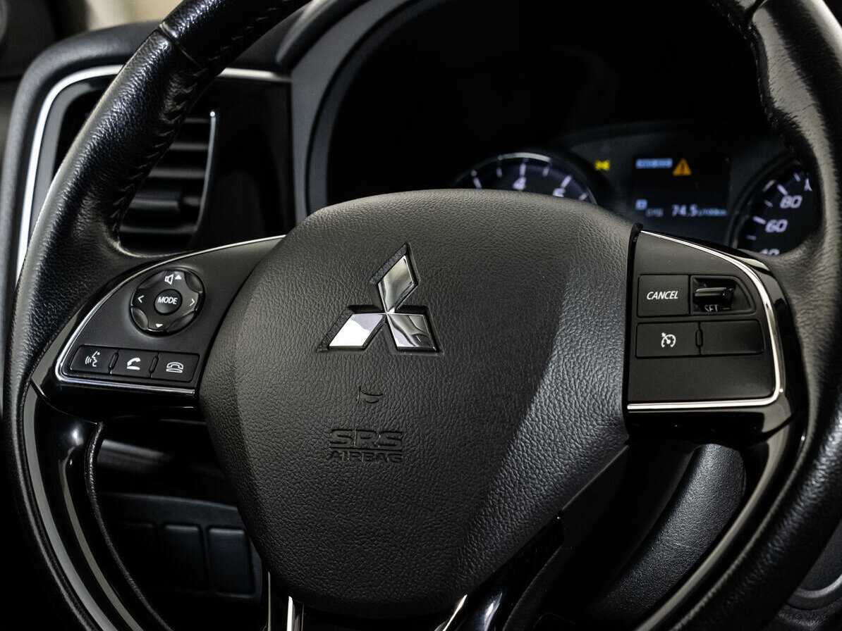 Mitsubishi Outlander с пробегом — 2019 год. Фото: #10