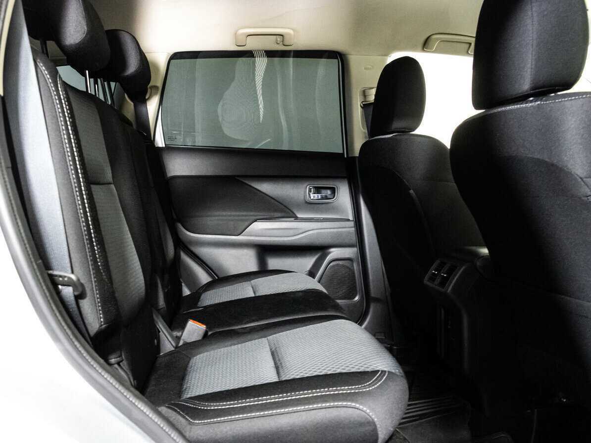 Mitsubishi Outlander с пробегом — 2019 год. Фото: #15