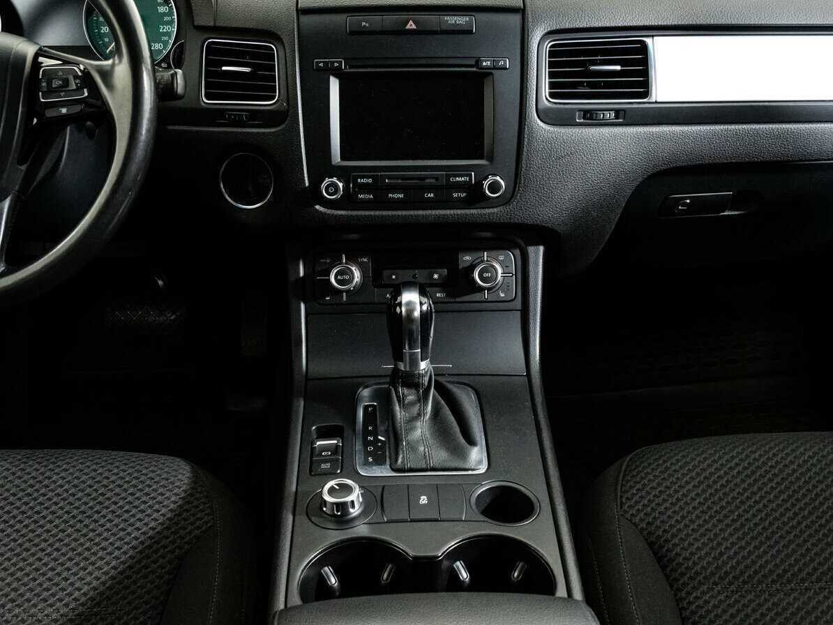 Volkswagen Touareg с пробегом — 2011 год. Фото: #13