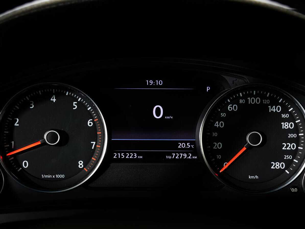 Volkswagen Touareg с пробегом — 2011 год. Фото: #20