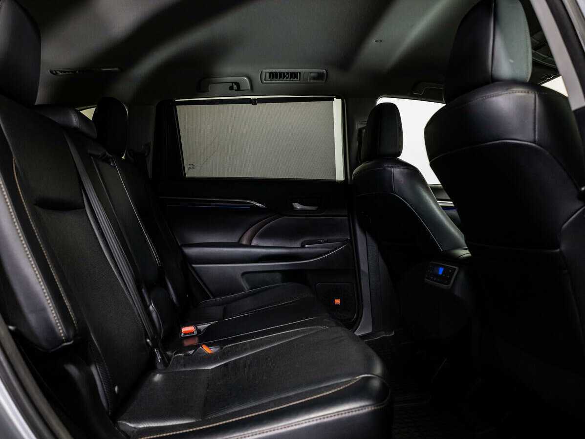 Toyota Highlander с пробегом — 2013 год. Фото: #9