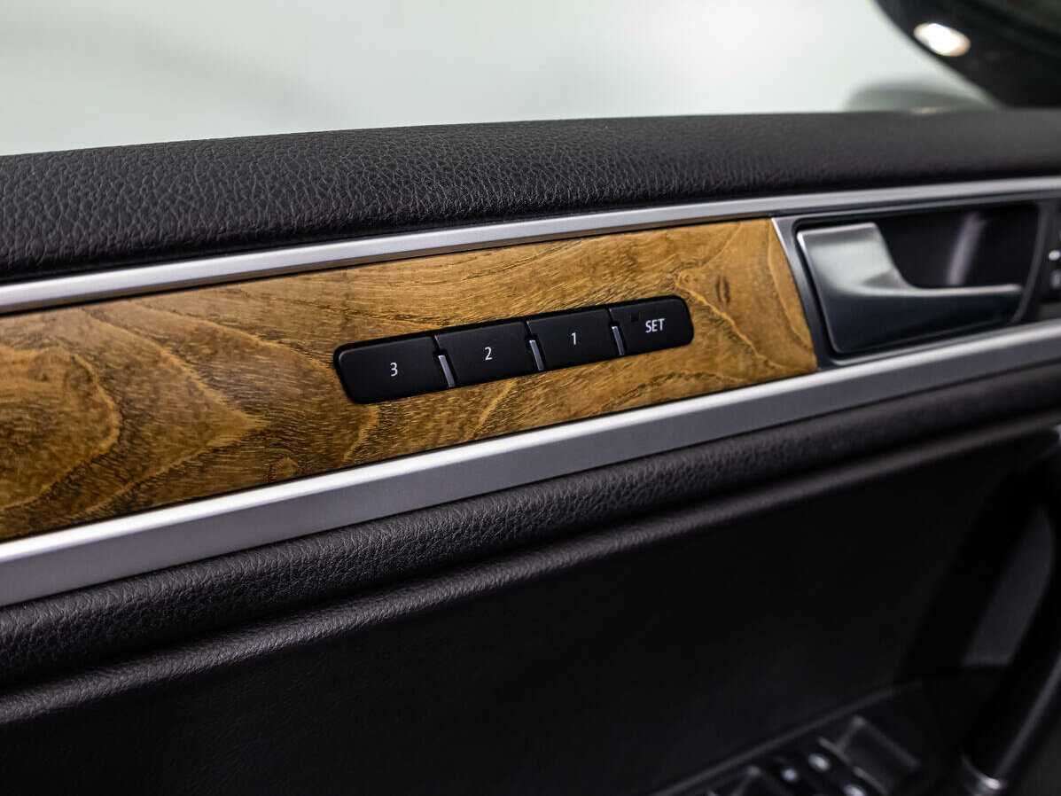 Volkswagen Touareg с пробегом — 2015 год. Фото: #13