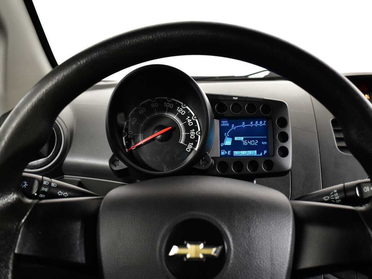 Chevrolet Spark с пробегом — 2012 год. Фото: #10