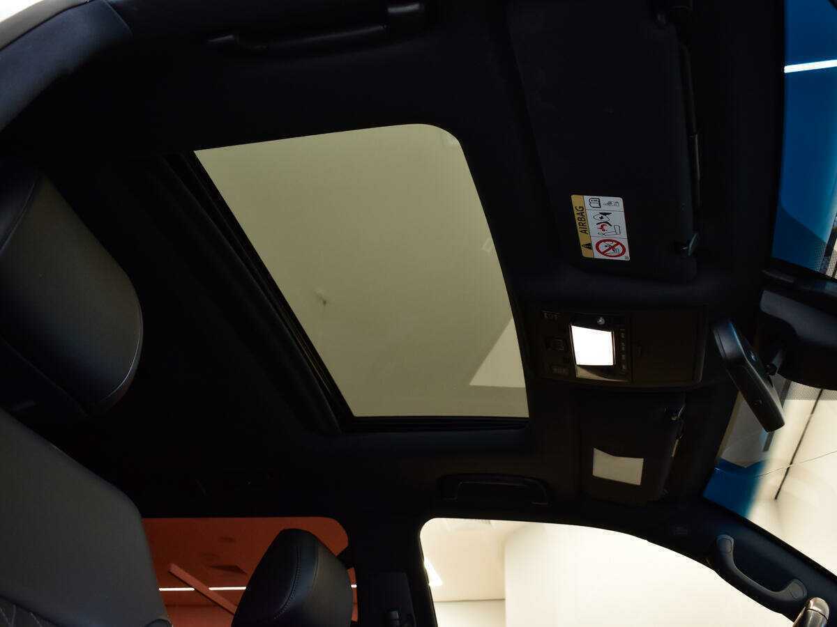 Toyota Land Cruiser с пробегом — 2017 год. Фото: #10