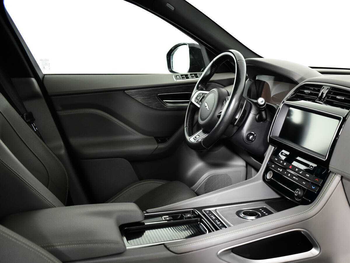 Jaguar F-Pace с пробегом — 2016 год. Фото: #10