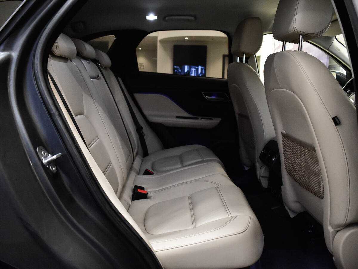 Jaguar F-Pace с пробегом — 2016 год. Фото: #6