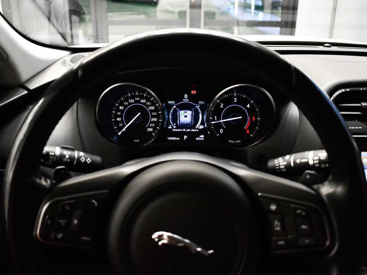 Jaguar F-Pace с пробегом — 2016 год. Фото: #7