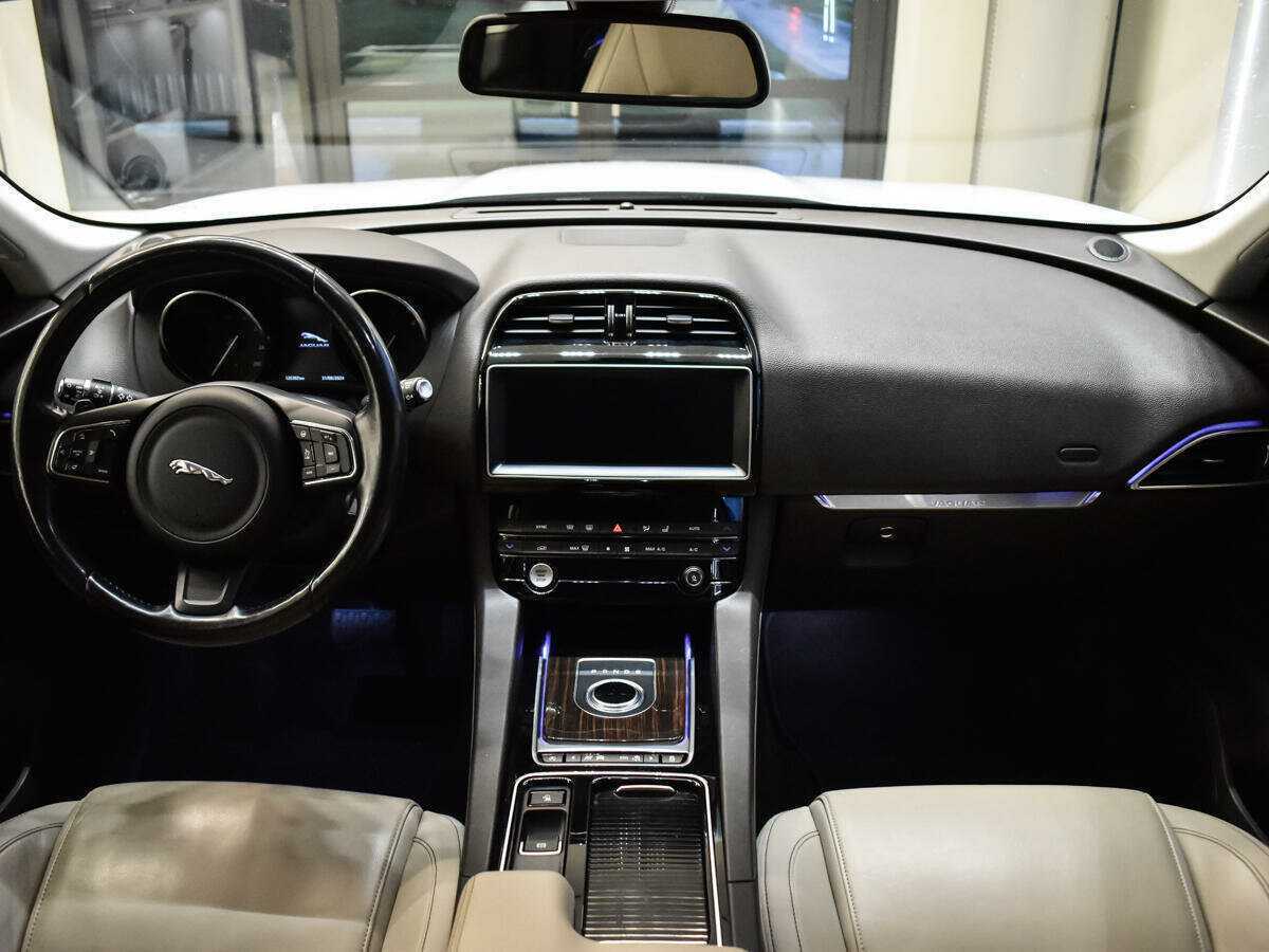 Jaguar F-Pace с пробегом — 2016 год. Фото: #8
