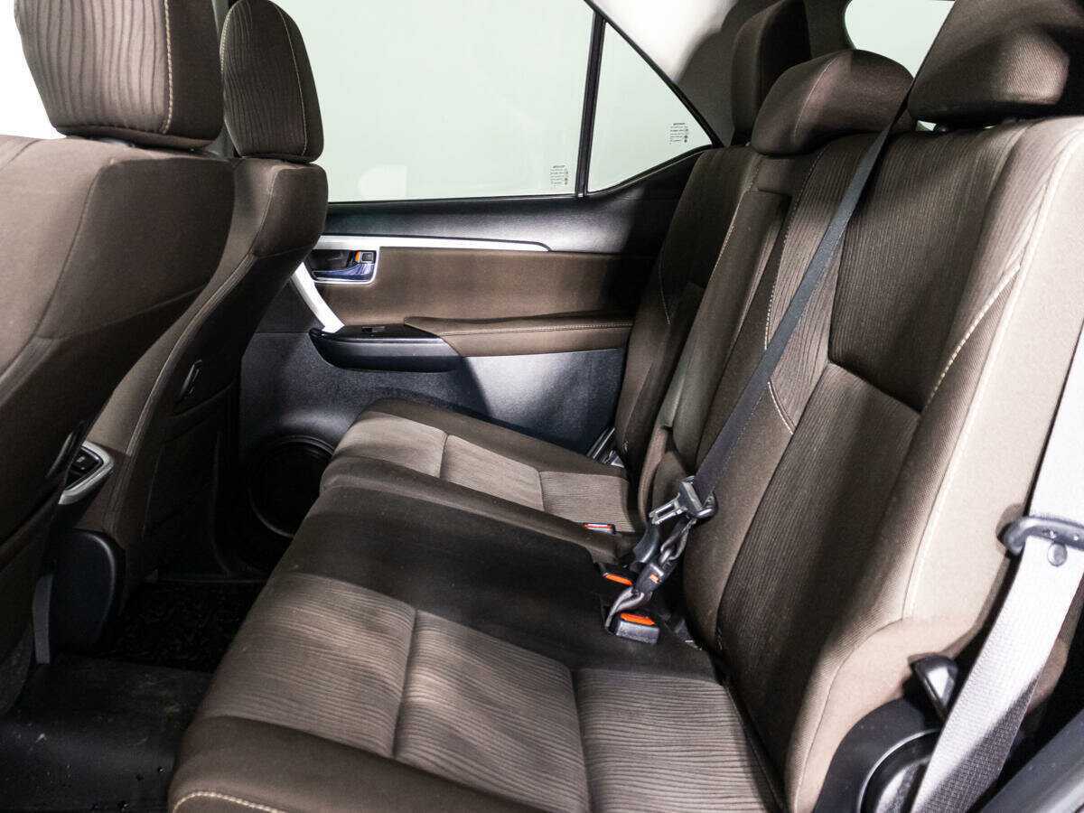 Toyota Fortuner с пробегом — 2018 год. Фото: #9