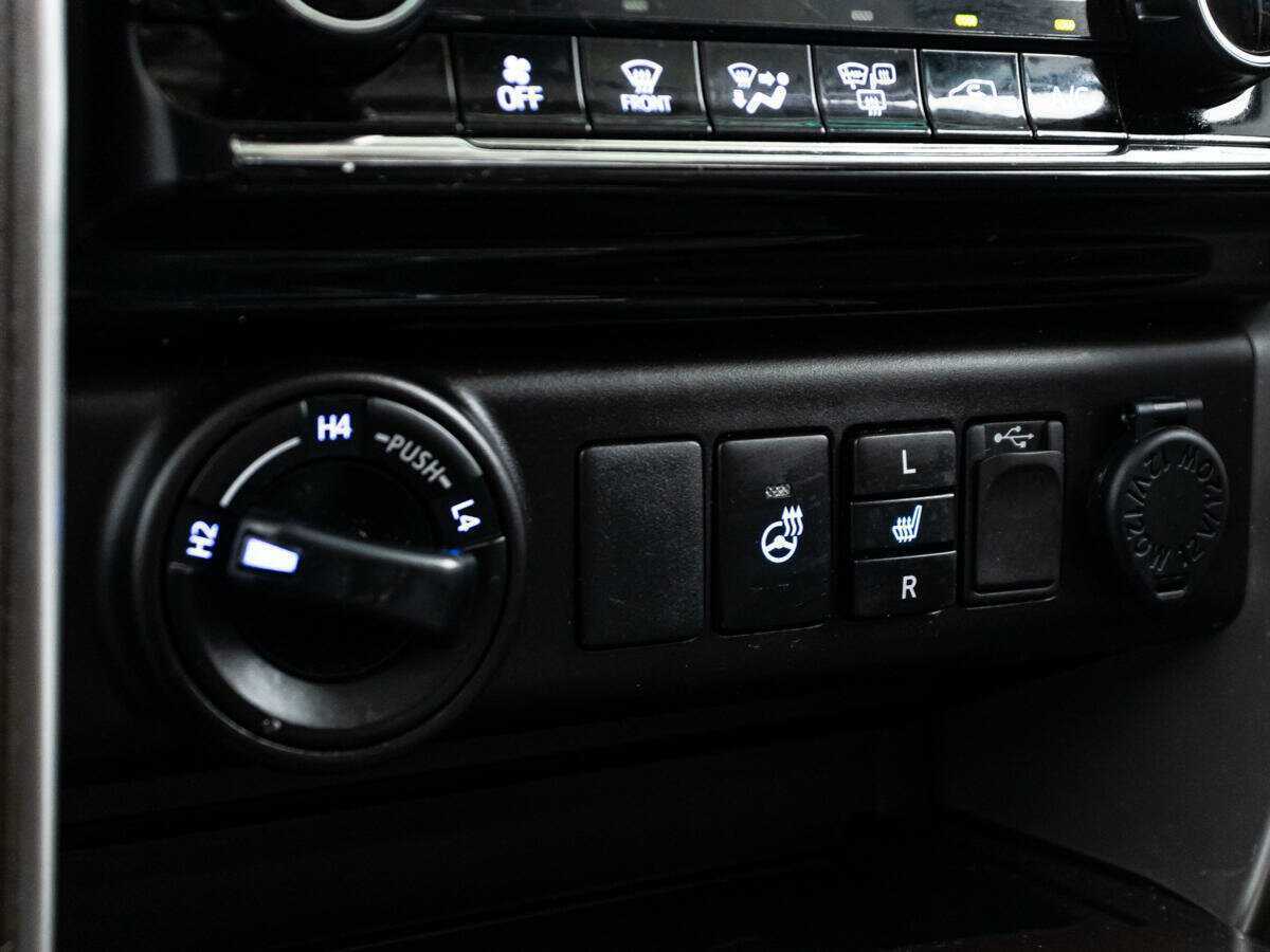 Toyota Fortuner с пробегом — 2018 год. Фото: #16