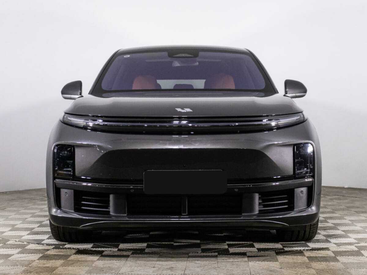 LiXiang L7 с пробегом — 2024 год. Фото: #1