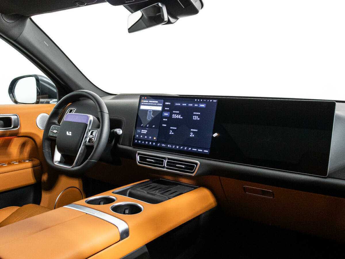 LiXiang L7 с пробегом — 2024 год. Фото: #8