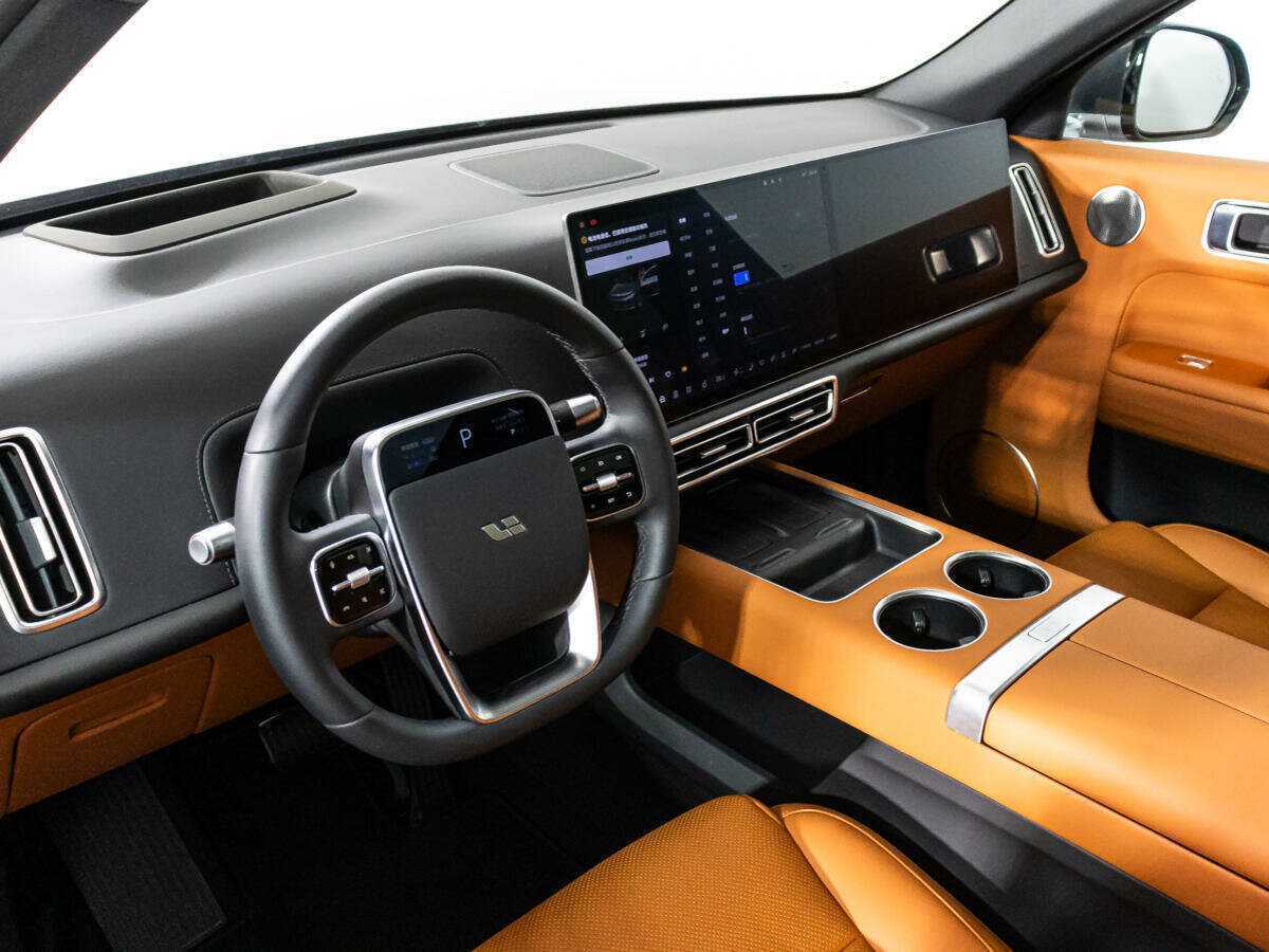 LiXiang L7 с пробегом — 2024 год. Фото: #10