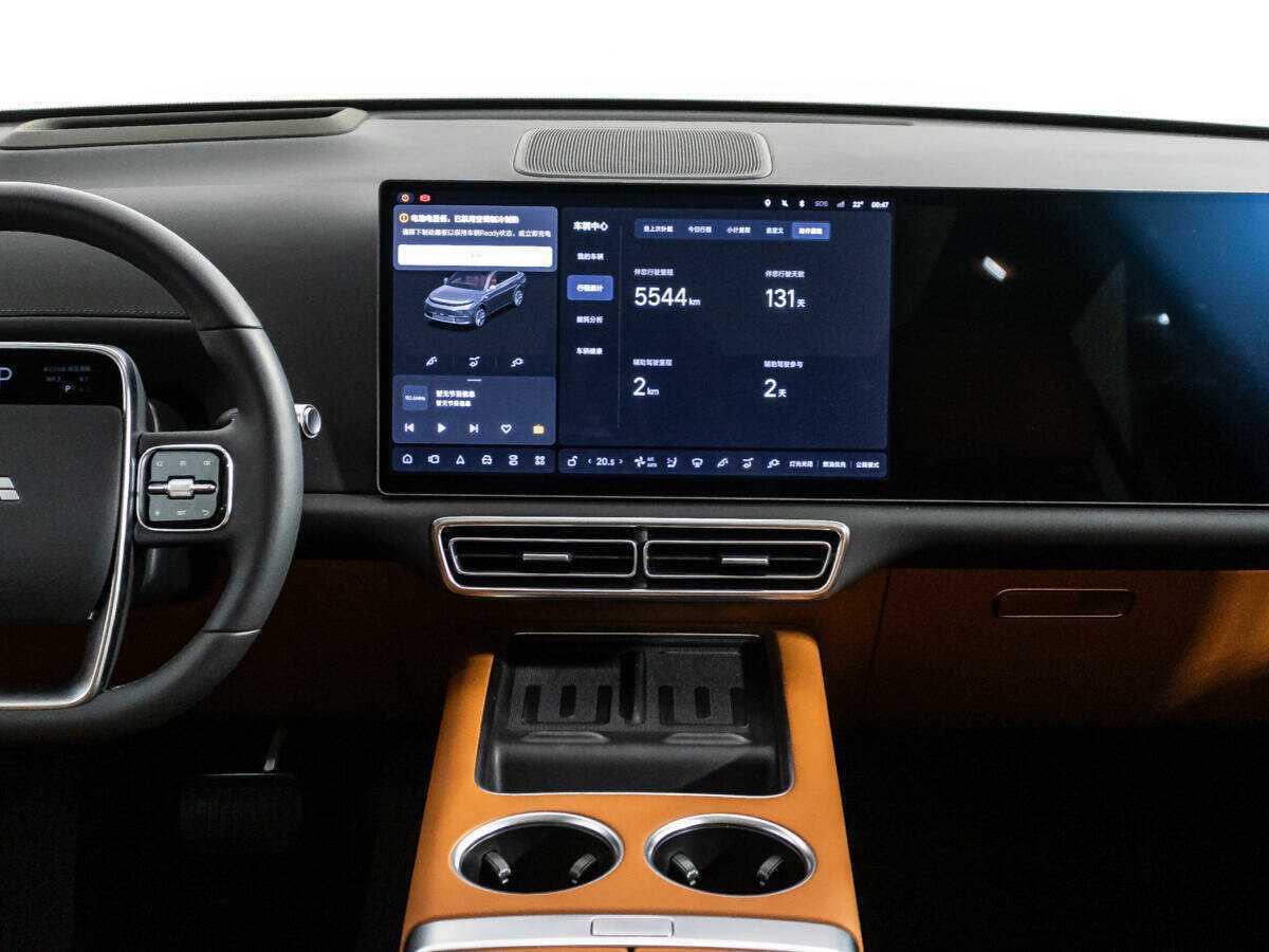 LiXiang L7 с пробегом — 2024 год. Фото: #12