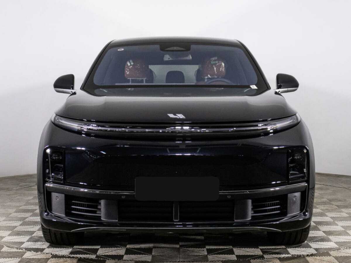 LiXiang L7 с пробегом — 2024 год. Фото: #1