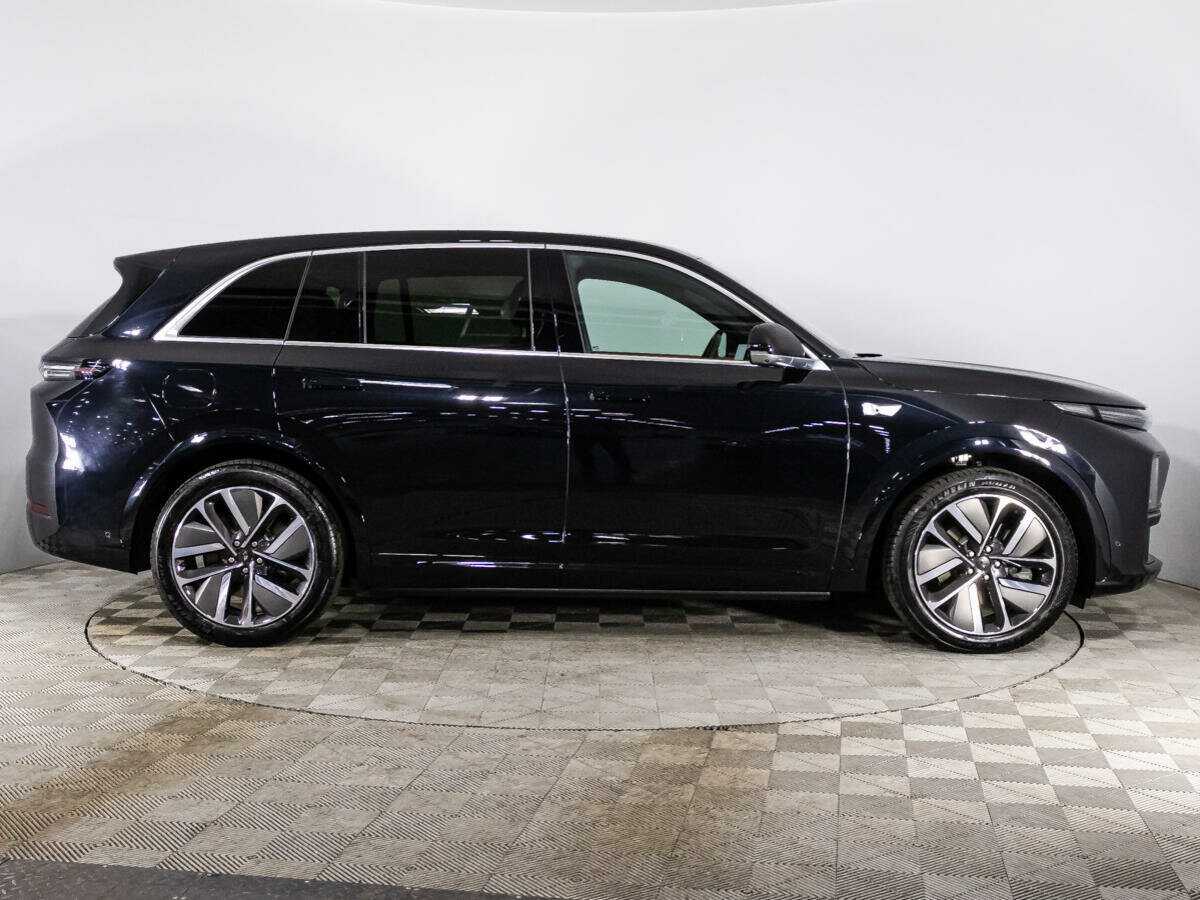 LiXiang L7 с пробегом — 2024 год. Фото: #3