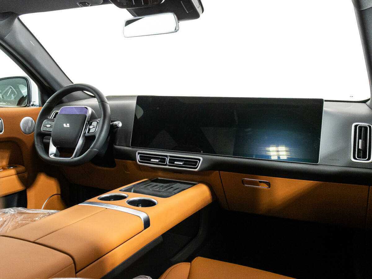 LiXiang L7 с пробегом — 2024 год. Фото: #8