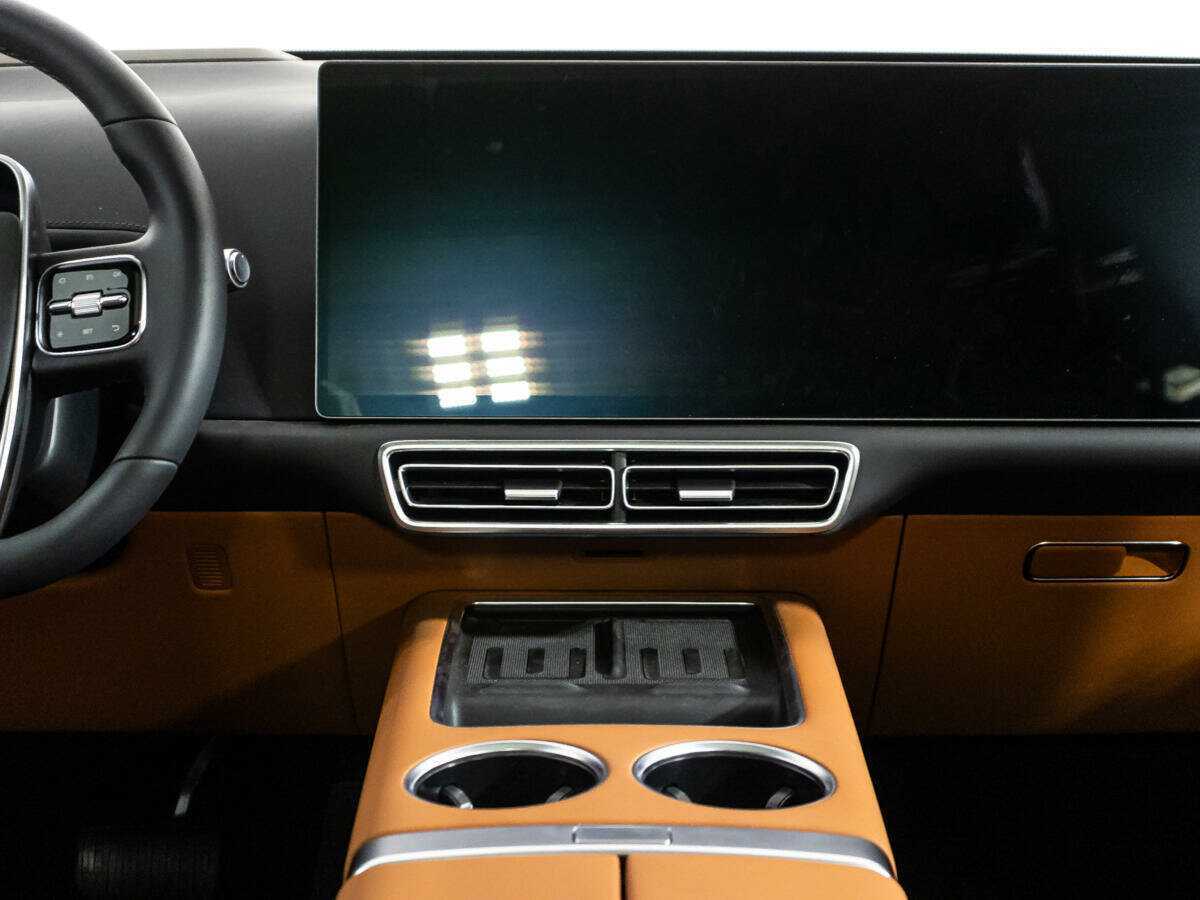 LiXiang L7 с пробегом — 2024 год. Фото: #13