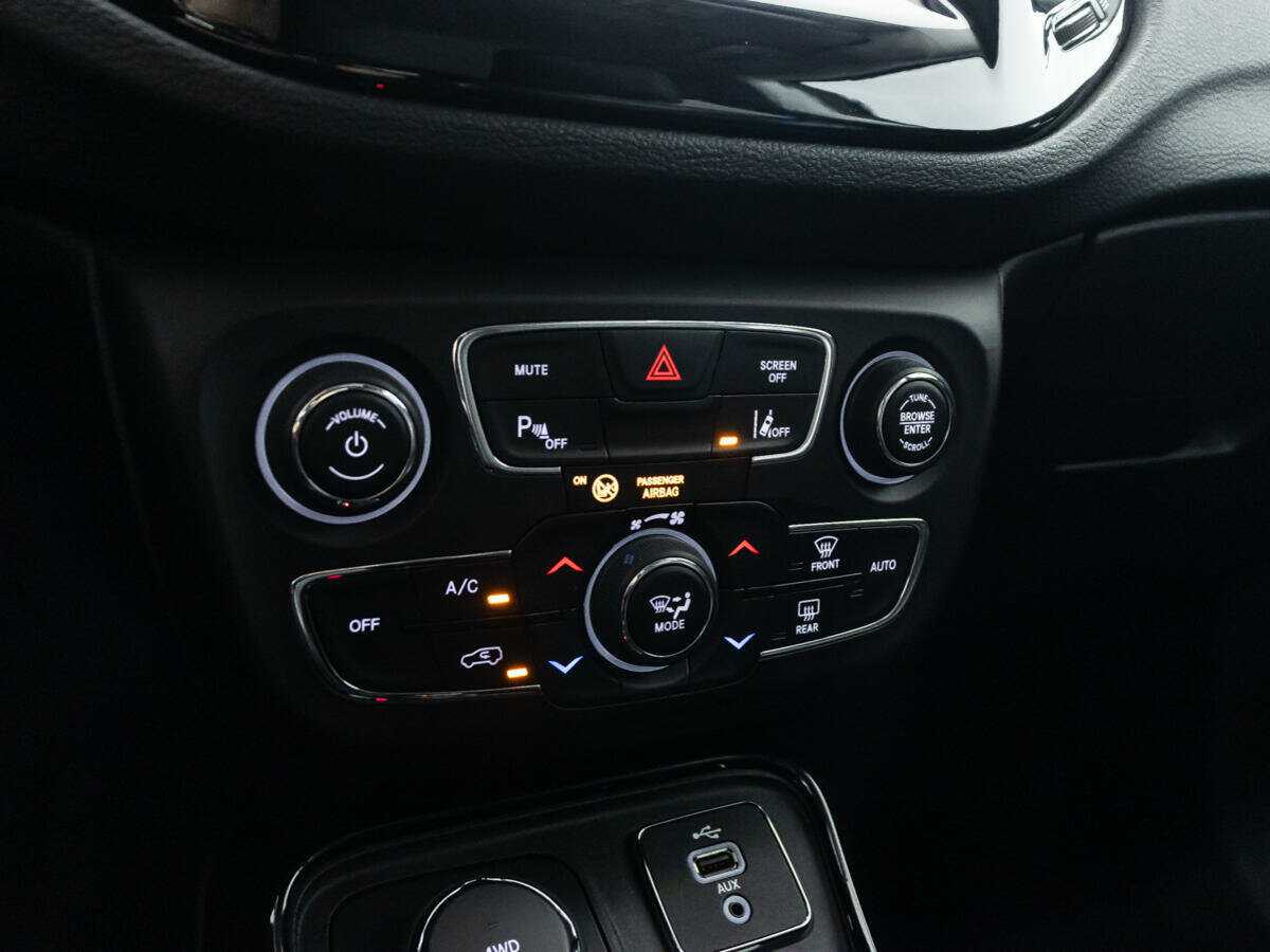 Jeep Compass с пробегом — 2017 год. Фото: #14