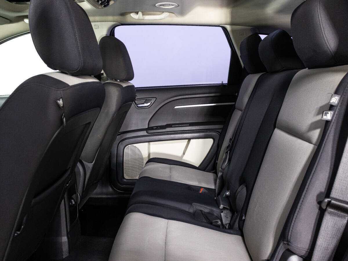 Dodge Journey с пробегом — 2008 год. Фото: #9