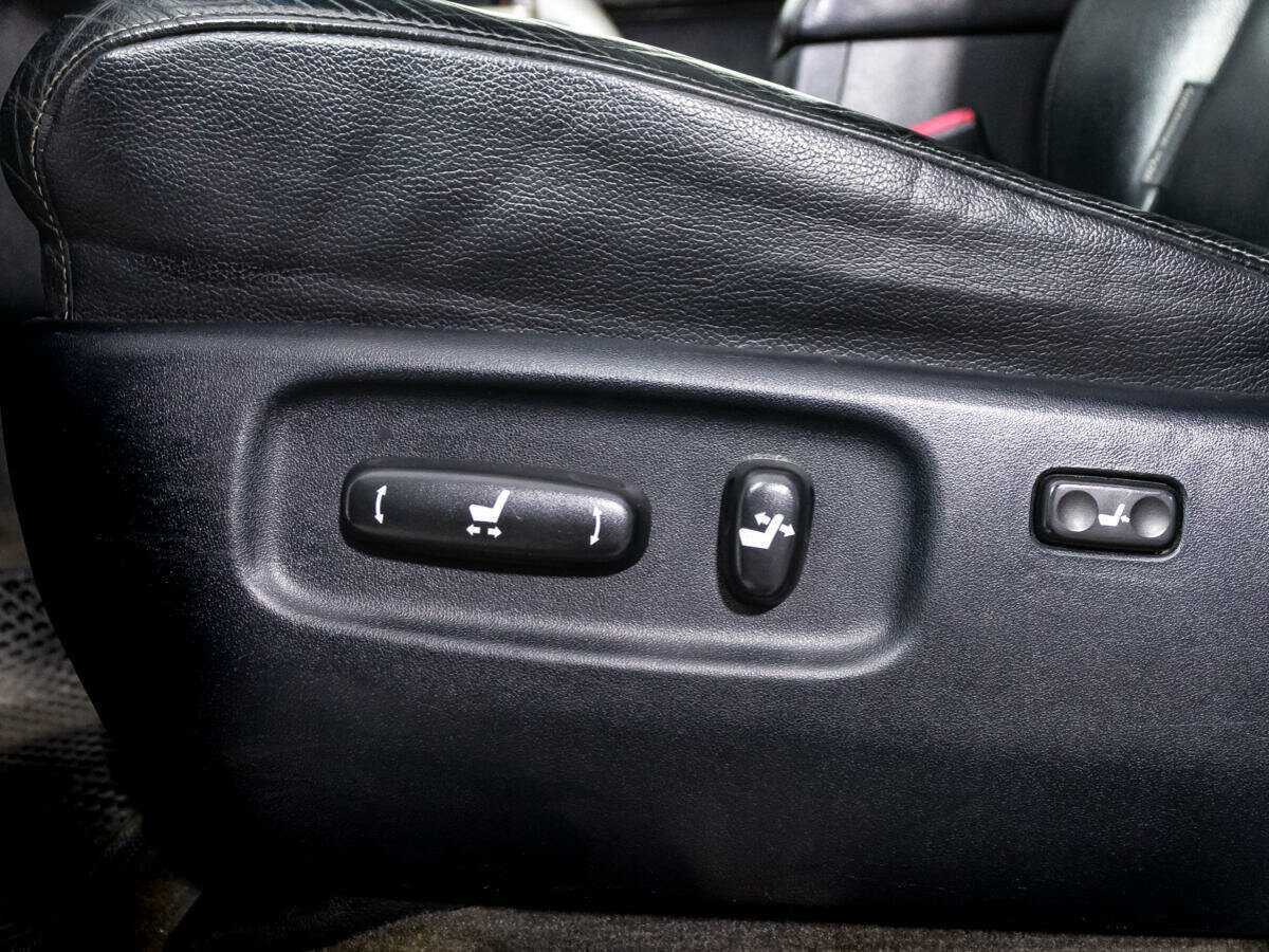 Toyota Land Cruiser с пробегом — 2011 год. Фото: #18