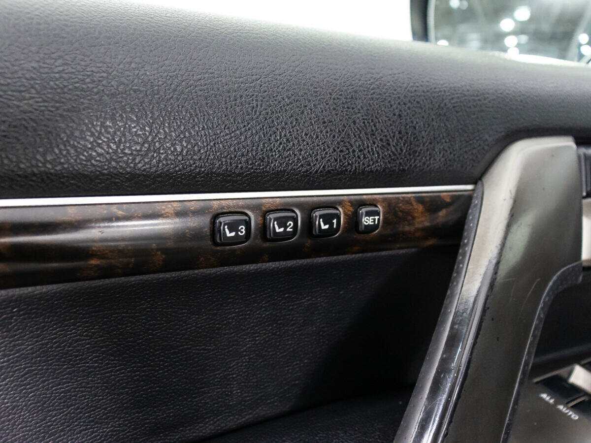 Toyota Land Cruiser с пробегом — 2011 год. Фото: #19