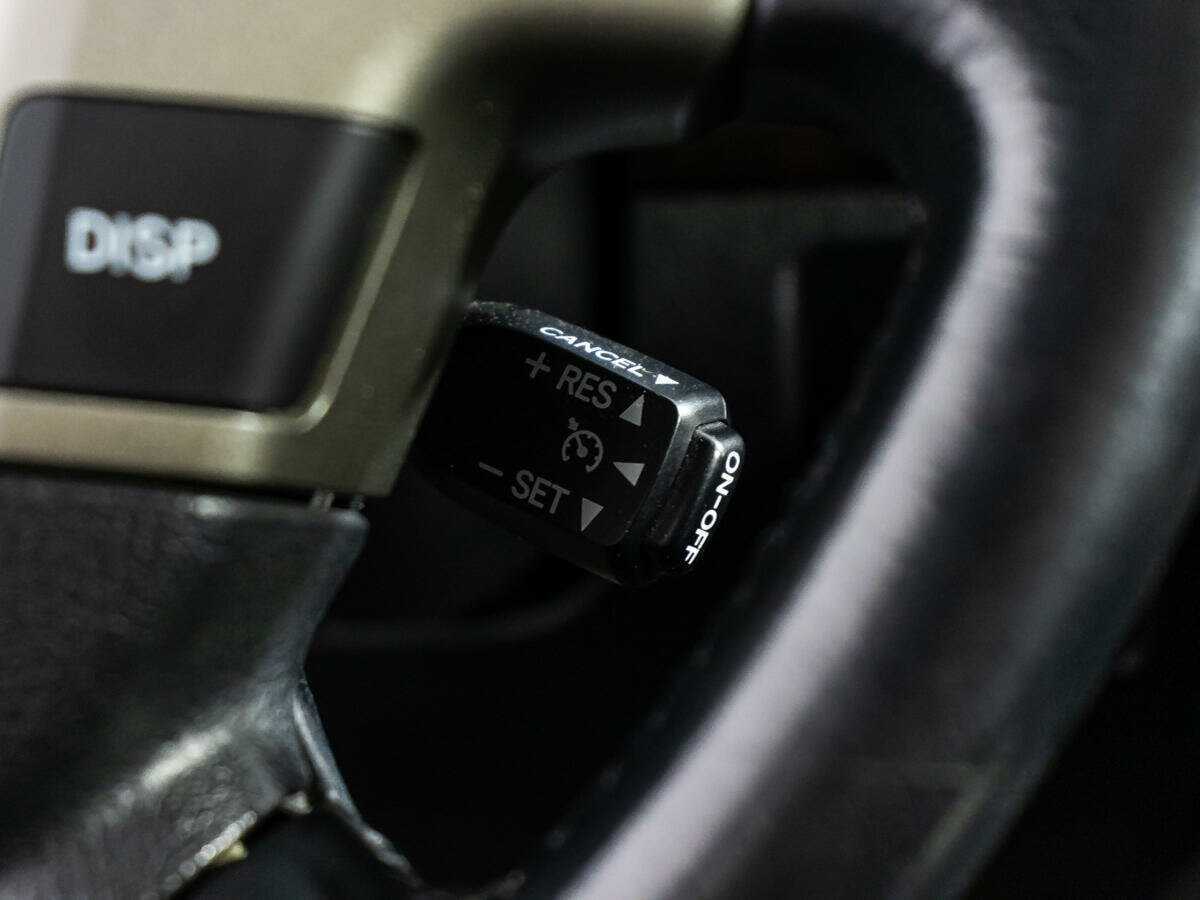 Toyota Land Cruiser с пробегом — 2011 год. Фото: #22