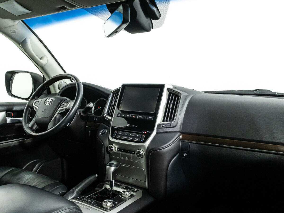 Toyota Land Cruiser с пробегом — 2015 год. Фото: #8