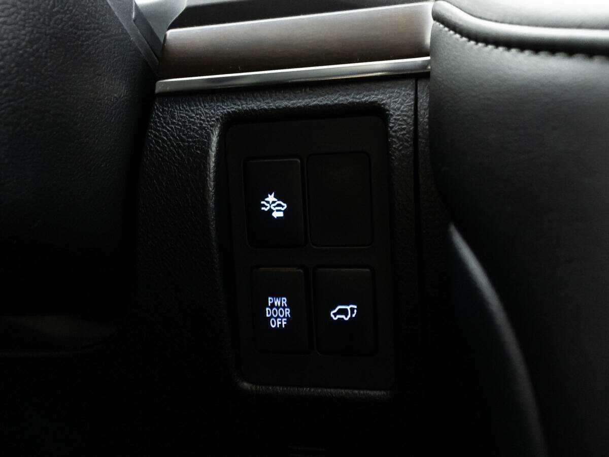 Toyota Land Cruiser с пробегом — 2015 год. Фото: #21