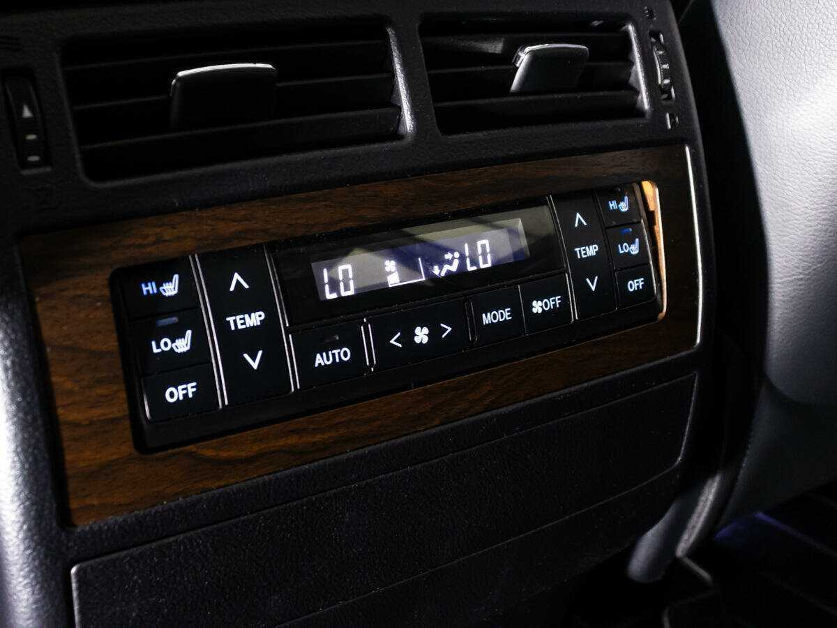 Toyota Land Cruiser с пробегом — 2015 год. Фото: #24