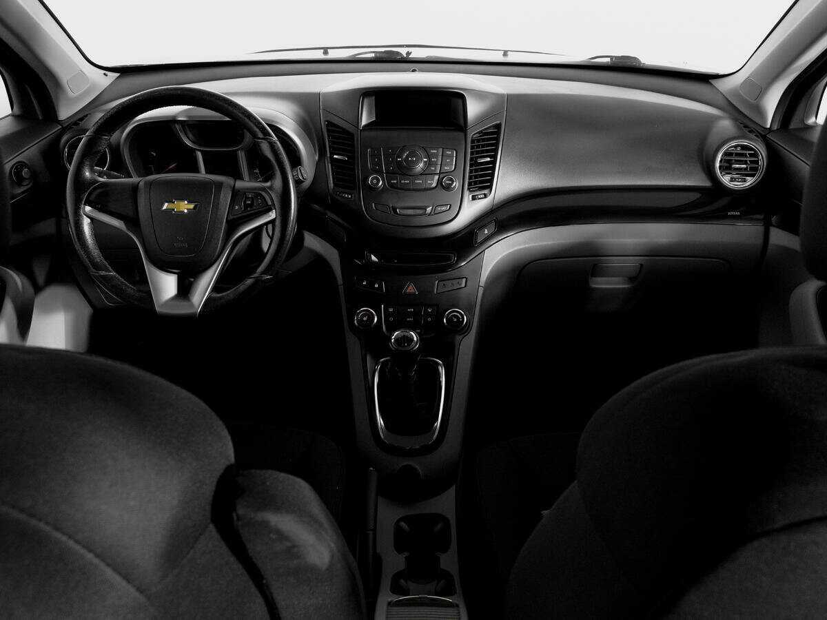 Chevrolet Orlando с пробегом — 2014 год. Фото: #11